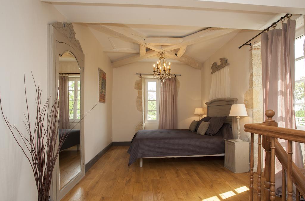 كوندوم Maison D'Hotes De Charme Les Bruhasses الغرفة الصورة